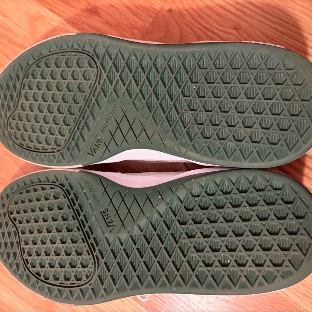 Vans - Picture 6 of 6
